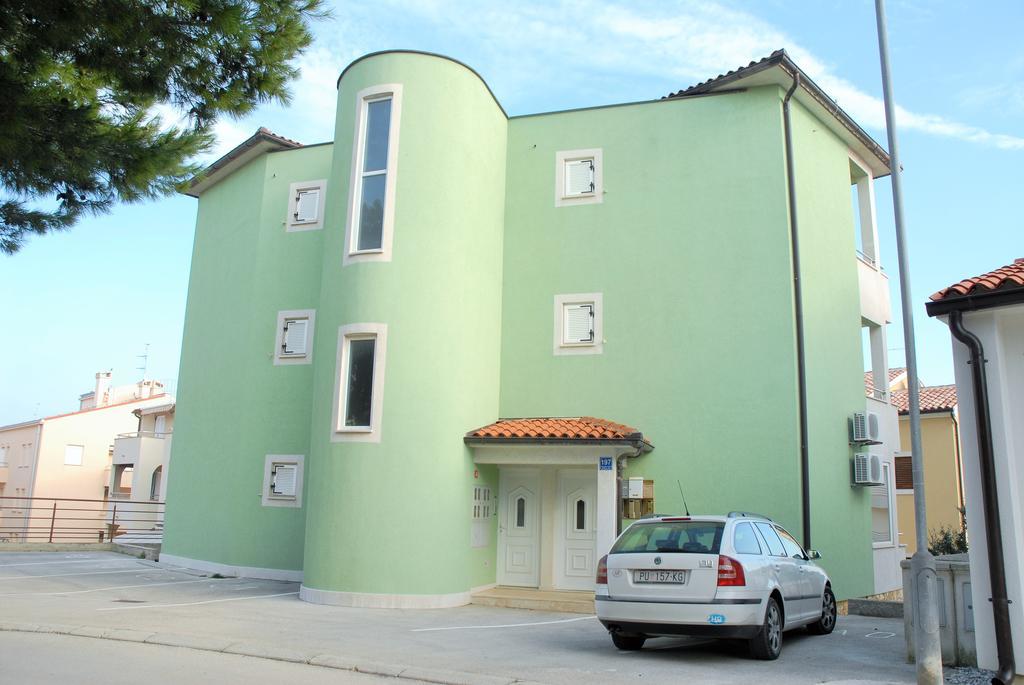 Apartments Green Village Premantura Bagian luar foto
