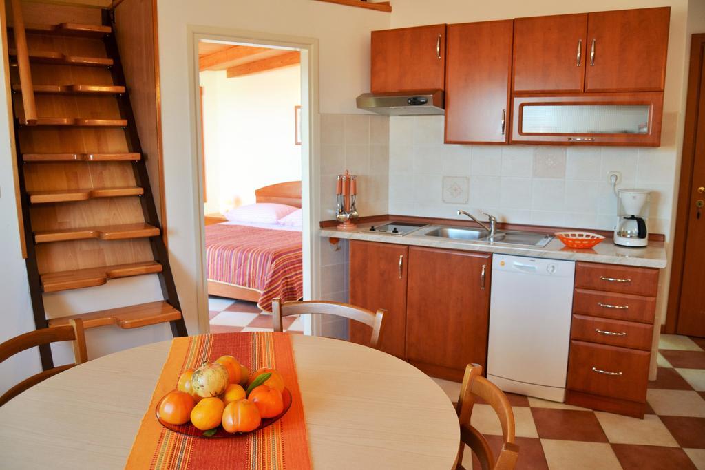 Apartments Green Village Premantura Ruang foto